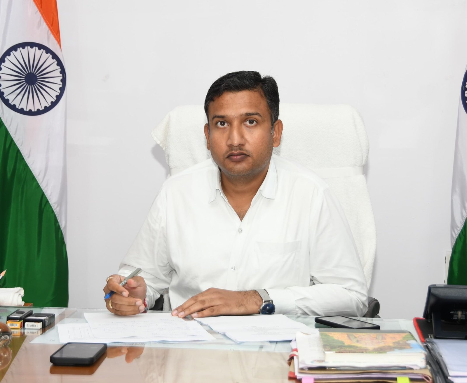భారీ వర్షాల నేపథ్యంలో జిల్లా కలెక్టరెట్ లో కంట్రోల్ రూమ్ ఏర్పాటు