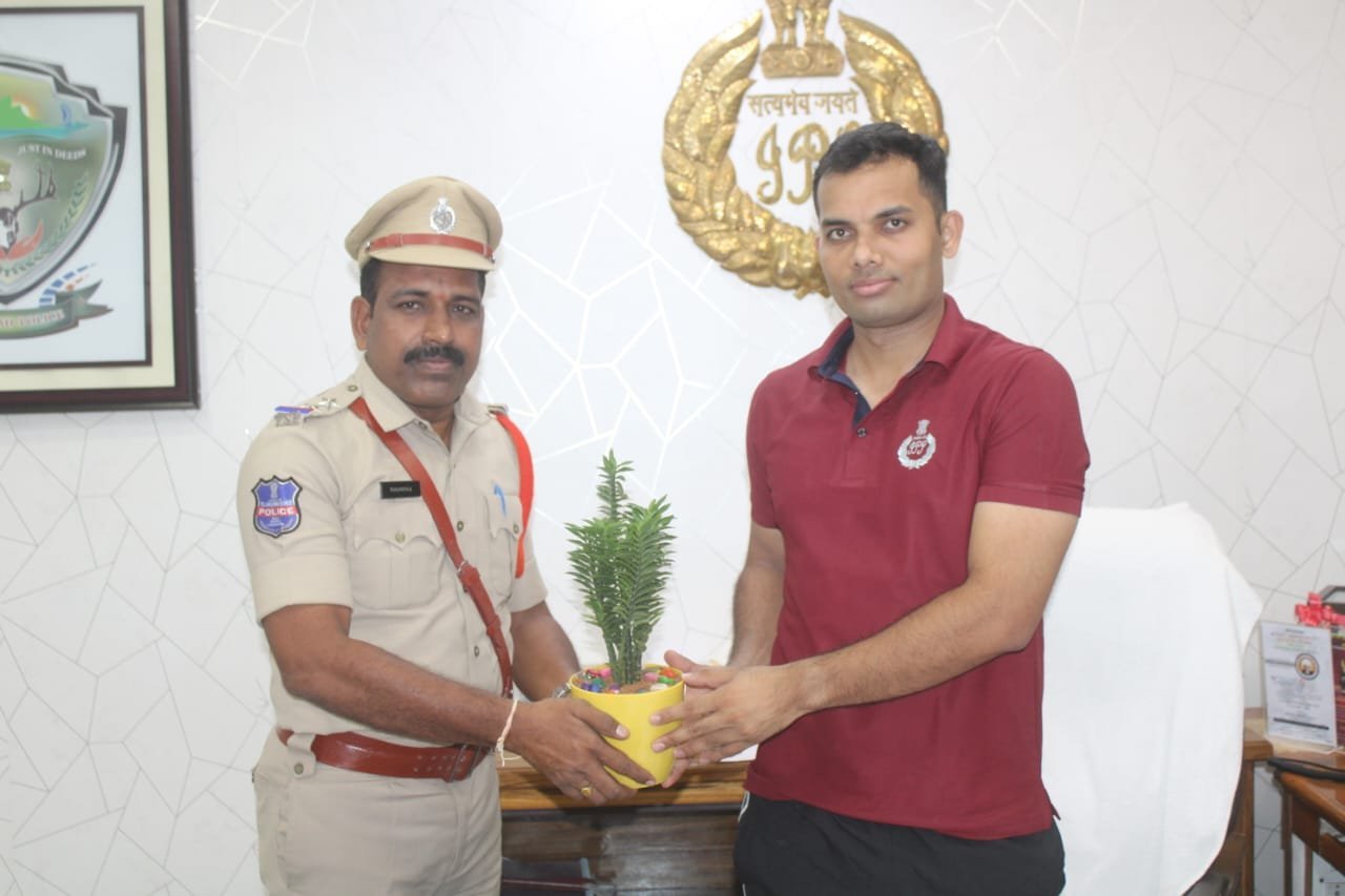 నూతన ఎస్సైగా బాధ్యతలు స్వీకరించిన ఇచ్చోడ ఎస్సై ఏ తిరుపతి