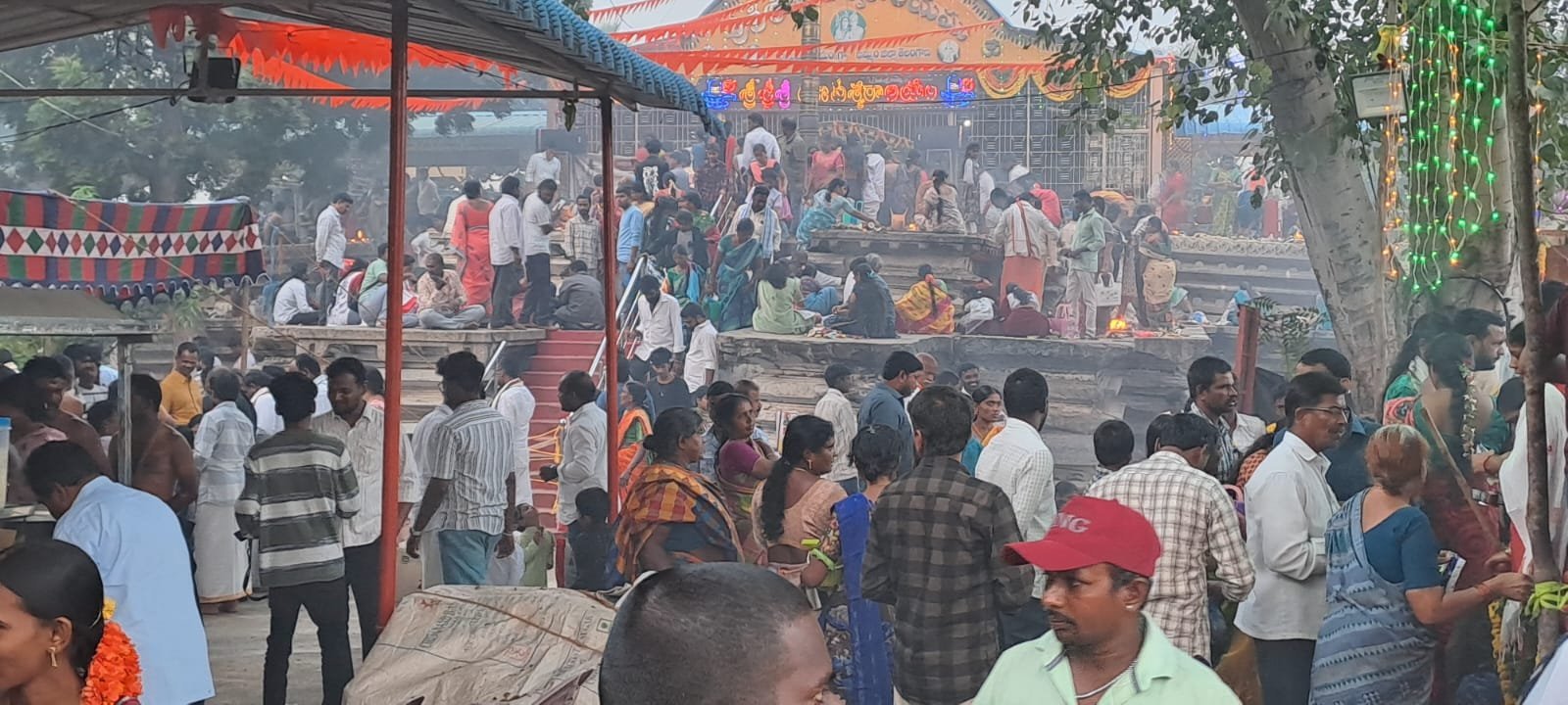 కూసుమంచి గణపేశ్వరాలయానికి పోటెత్తిన భక్తజనం....!