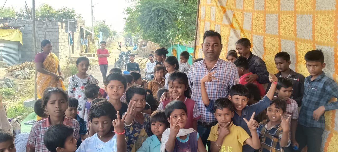 హార్టెక్ స్వచ్ఛంద సేవా సంస్థ ఆధ్వర్యంలో బ్లంకెట్ల పంపిణీ