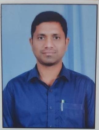 కష్టపడి చదివాడు.. ప్రభుత్వ ఉద్యోగాలు సాధించాడు