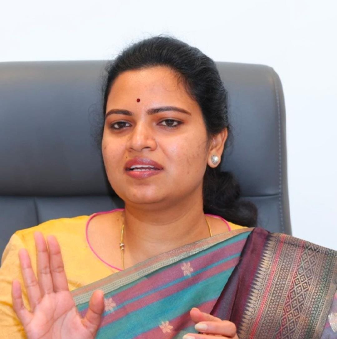 మాజీ మంత్రి రజిని పై మరో కేసు..!?