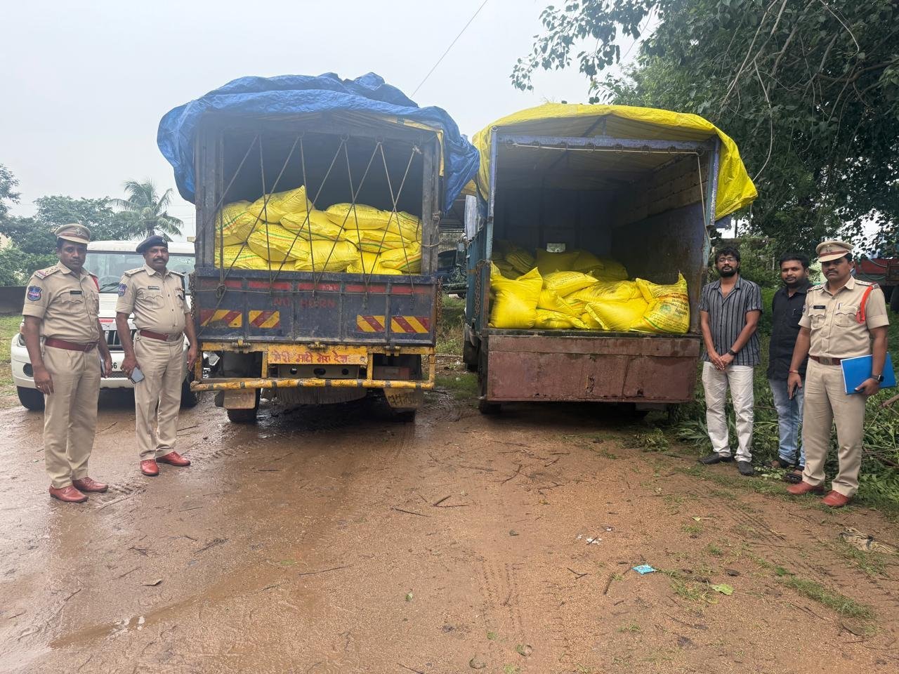 ప్రభుత్వం సబ్సిడీ ఫర్టిలైజర్ (యూరియా)ను అక్రమంగా తరలిస్తున్న ఐదుగురిపై కేసు నమోదు