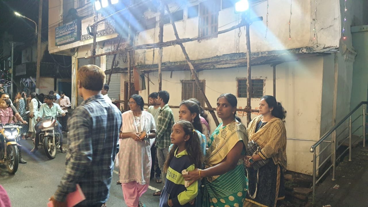 ఆదిలాబాద్‌లో మహిళలను  వేధిస్తున్న ముగ్గురి కేసులు నమోదు