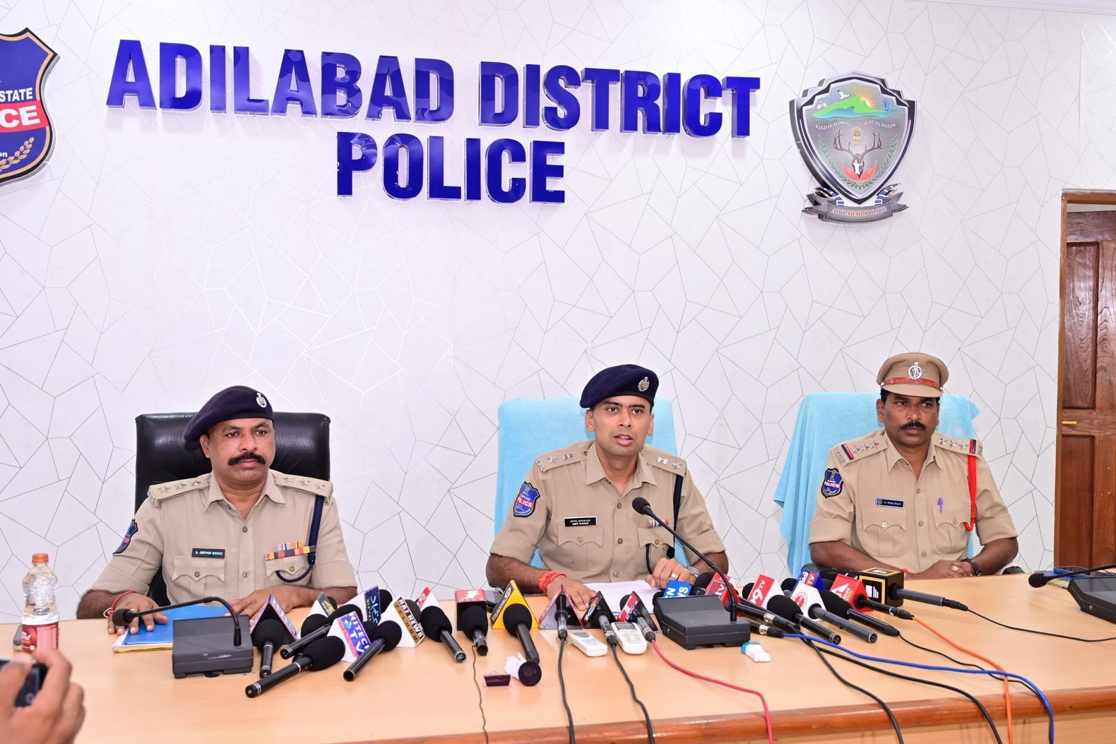 ADB: ఫోర్జరీ సంతకాలతో నకిలీ షూరిటీలు తయారు చేసిన కేసులో నిందితులు అరెస్ట్