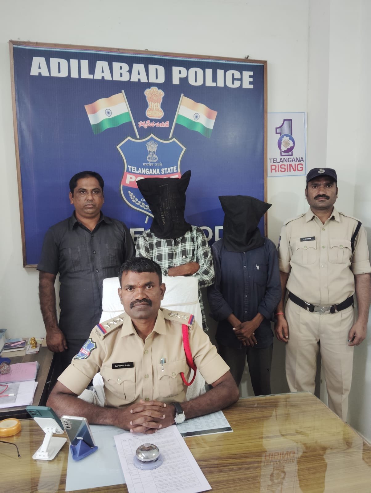 పంట పొలంలో కరెంటు వైర్‌.. వ్యక్తి మృ.తి – ఇద్దరు రిమాండ్‌